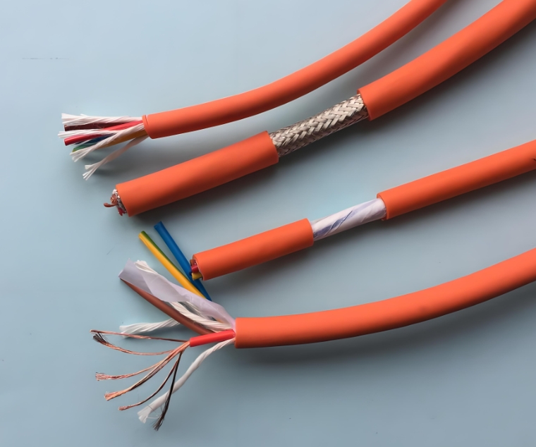 南方珠江科技電纜分享電纜行業(yè)創(chuàng)新模式經(jīng)營(yíng)能解決電纜庫(kù)存.jpg